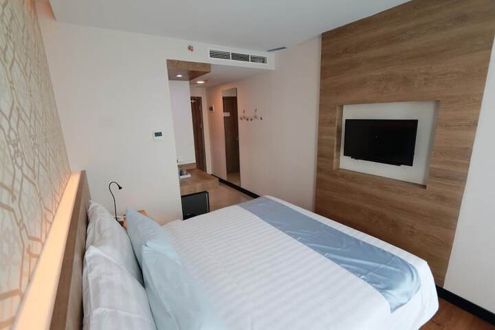 Room 13 of 54