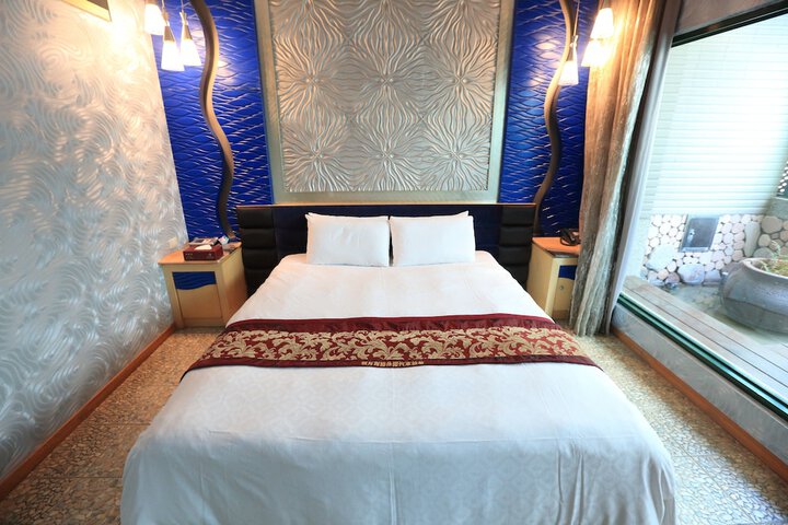 Room 48 of 67