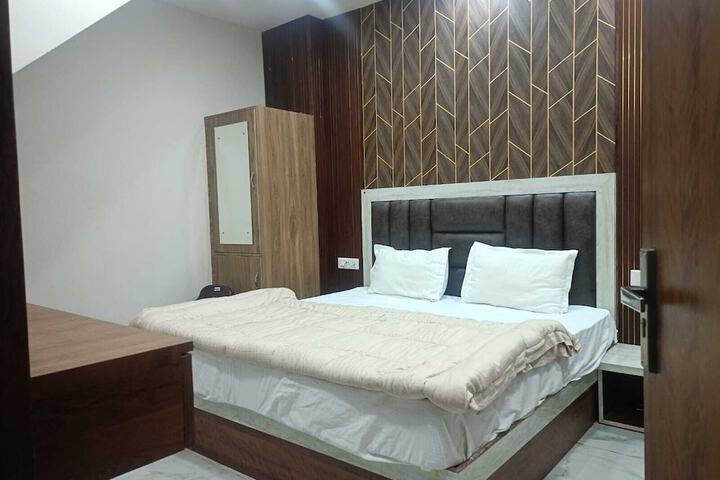 Room 7 of 22