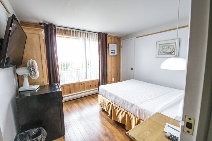 Room 4 of 81