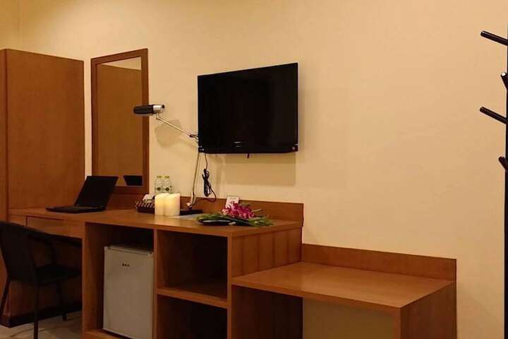 Room 12 of 24