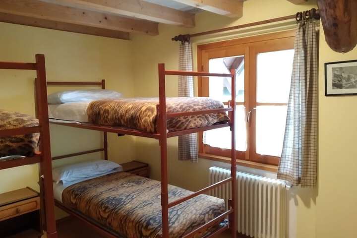 Room 11 of 11