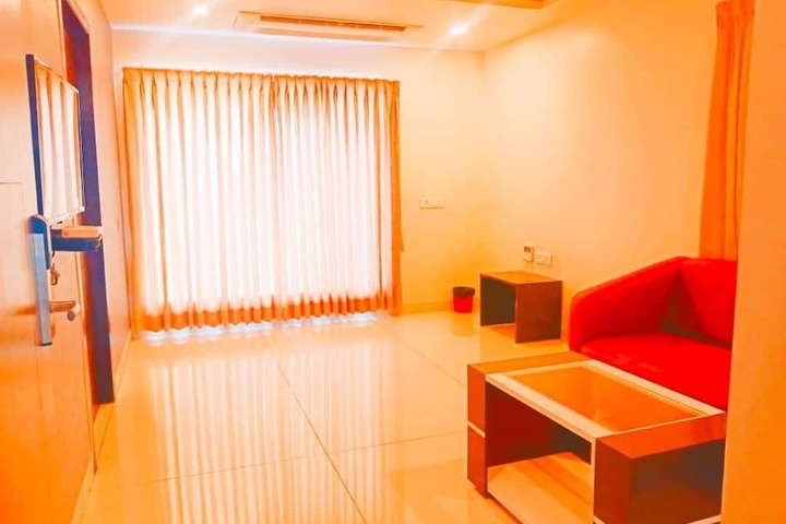 Room 18 of 33