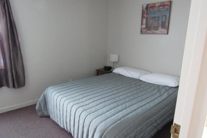Room 11 of 34