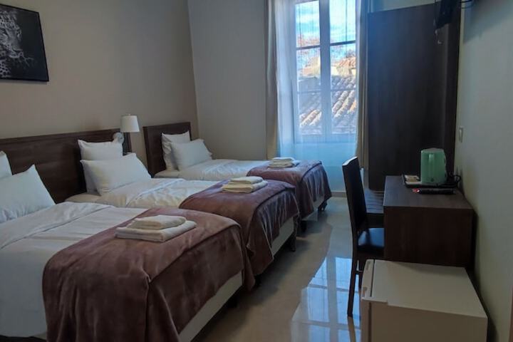 Room 10 of 68