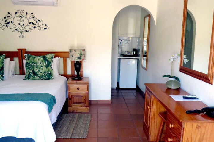 Room 10 of 38