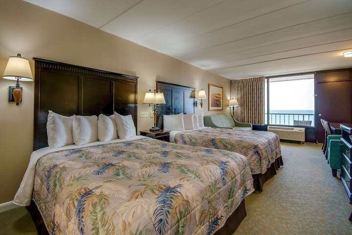 Standard 2 Queen Beds City View No Balcony (17 of 51)