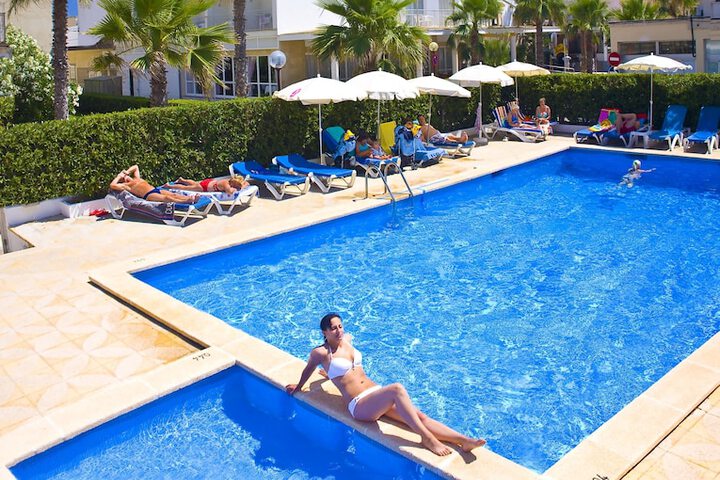 Pools & Facilities