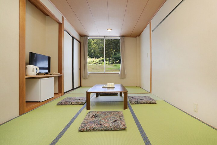 Room 6 of 43