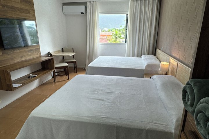 Room 8 of 40