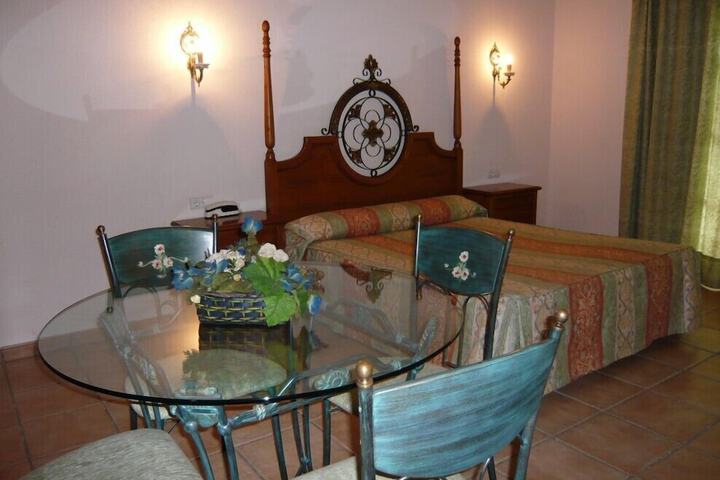 Room 4 of 40