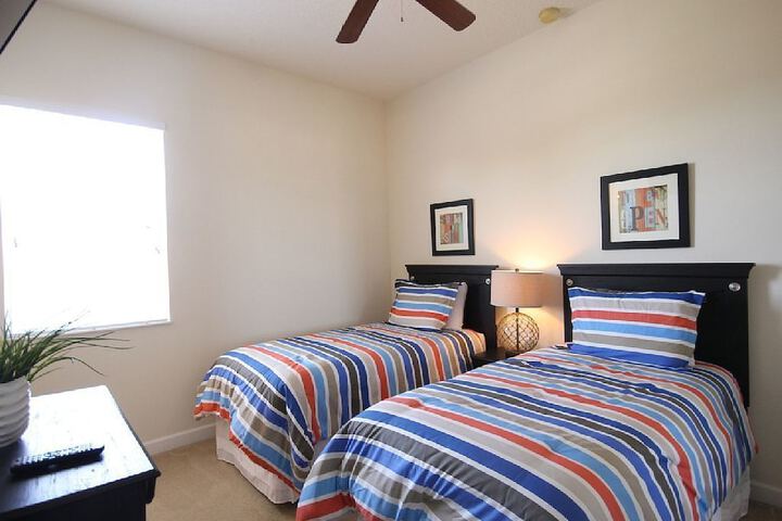 Room 3 of 22
