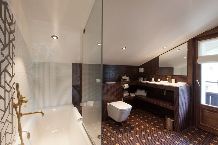 Room 47 of 75