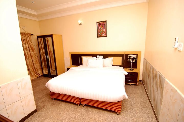 Room 14 of 44