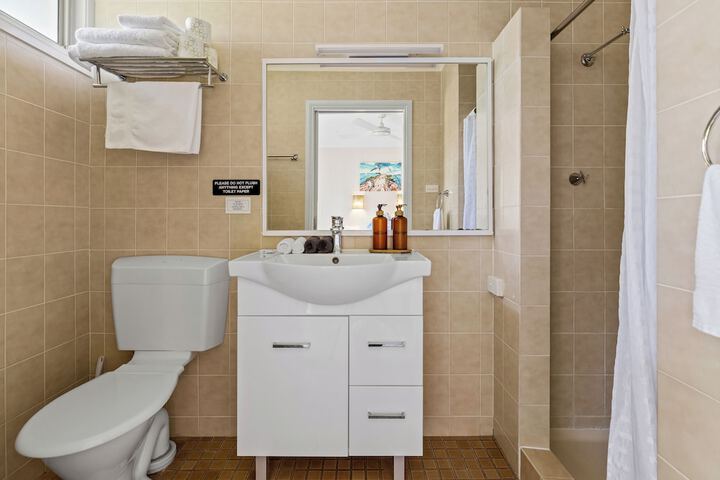 Room 12 of 32
