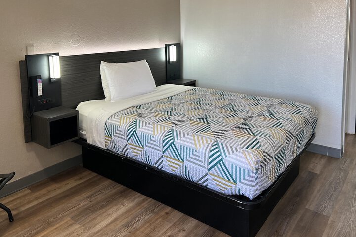 Room 13 of 50