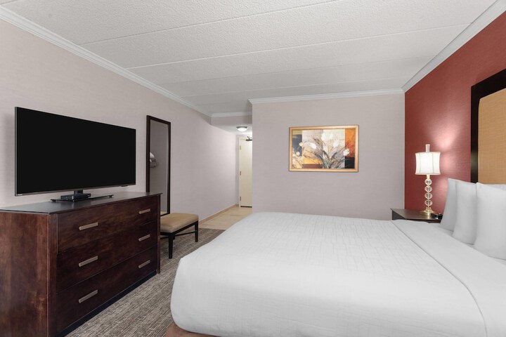 Room 15 of 64