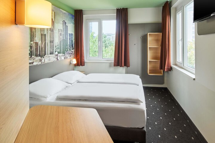 B & B Hotel Frankfurt-West in Frankfurt Am Main