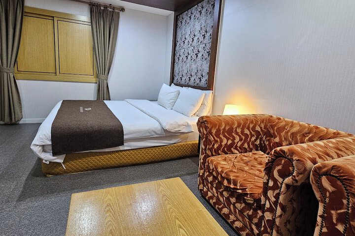 Room 25 of 54