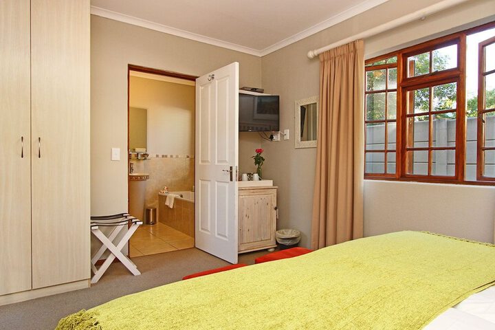 Room 8 of 36