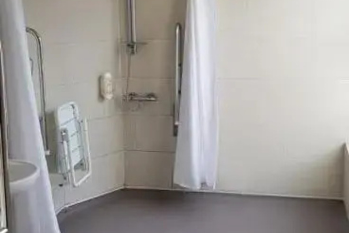 Room 9 of 21