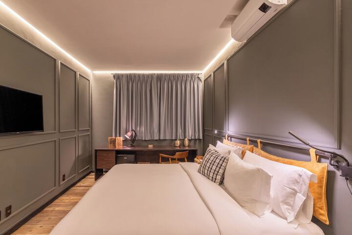 Room 42 of 86