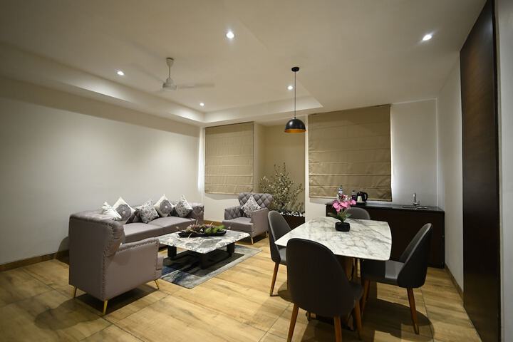 Room 12 of 20