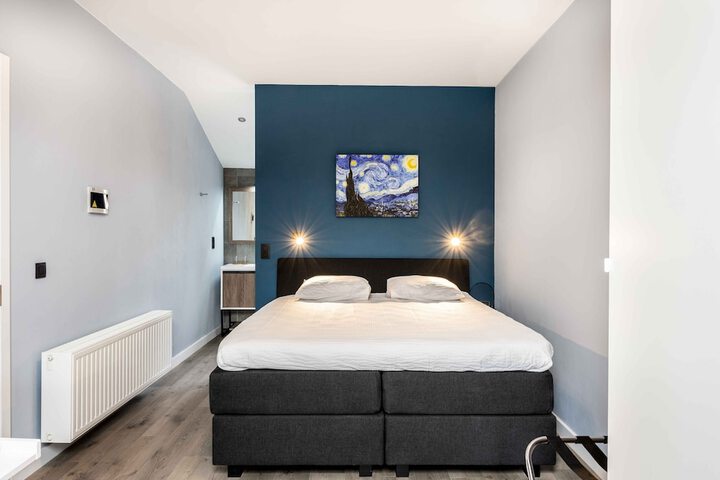 Room 17 of 45