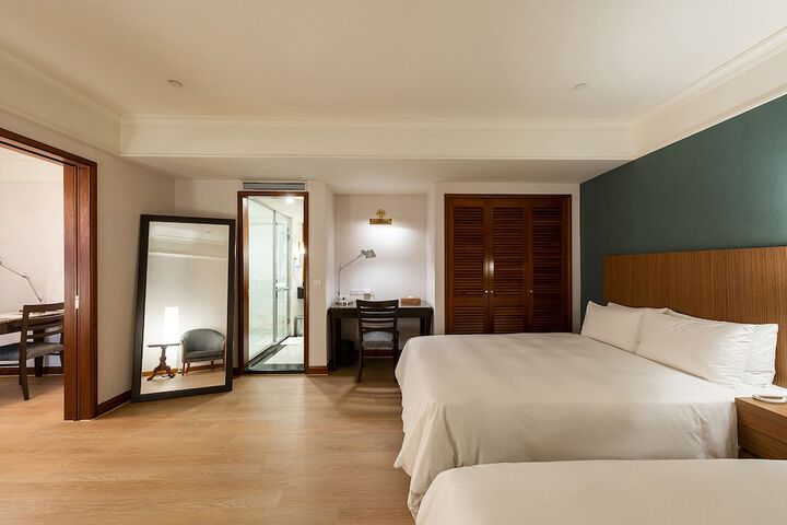 Room 11 of 64