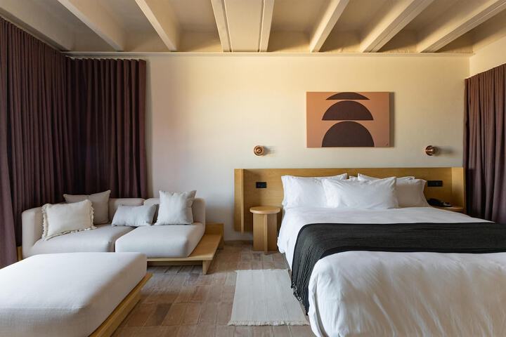 Room 42 of 137