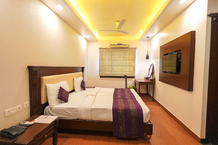 Room 10 of 62