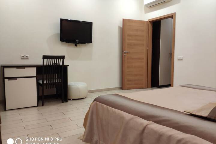 Room 15 of 29