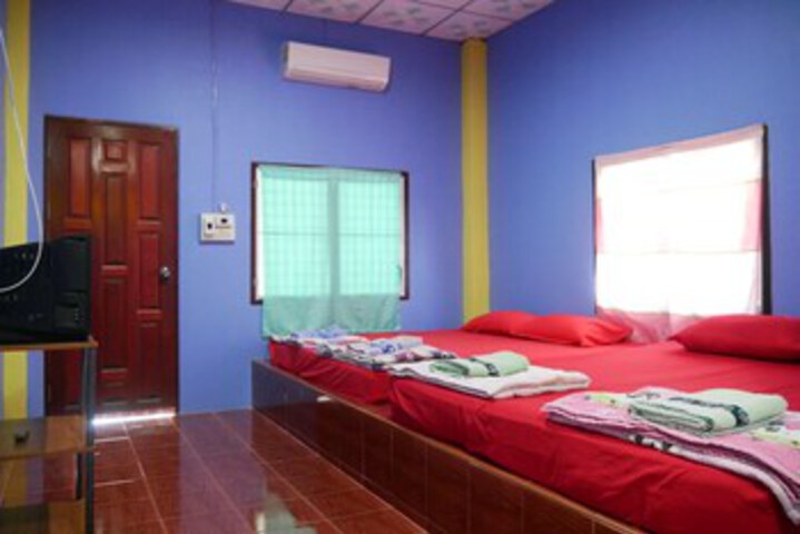 Room 9 of 19