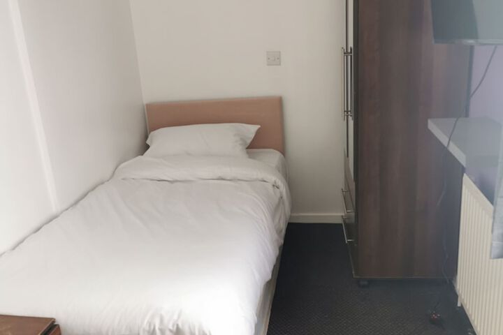 Room 30 of 69
