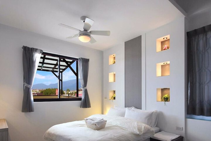 Room 3 of 18
