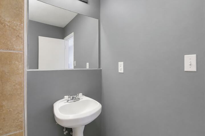 Room 40 of 64