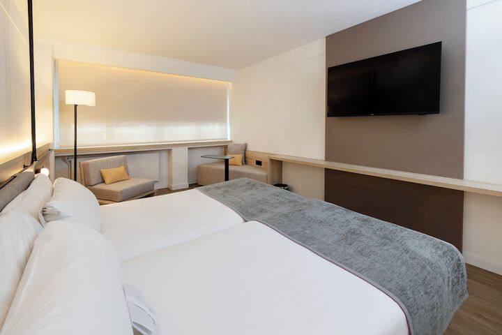 Room 21 of 82