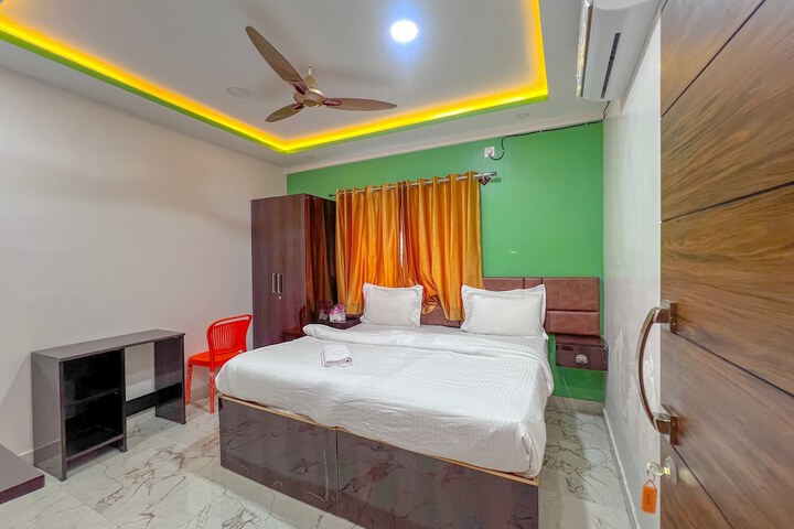 Room 8 of 42