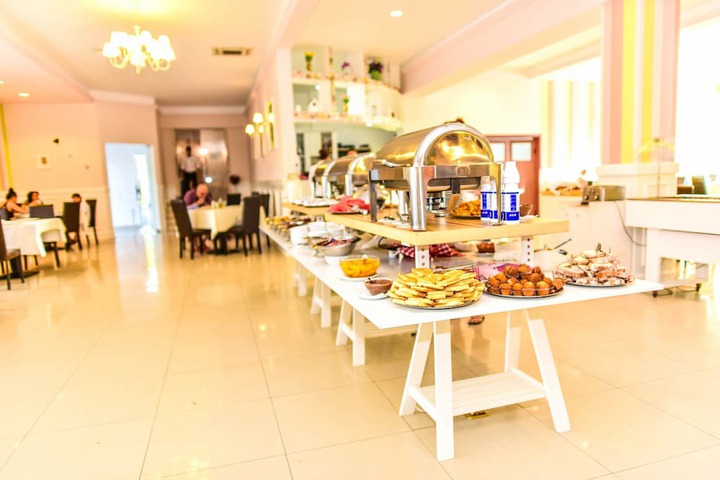 Breakfast/Coffee Service 111 of 147