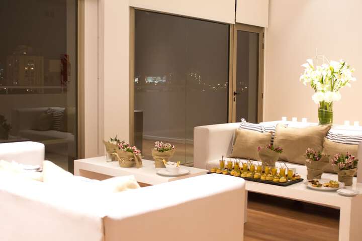 Lounge 24 of 44