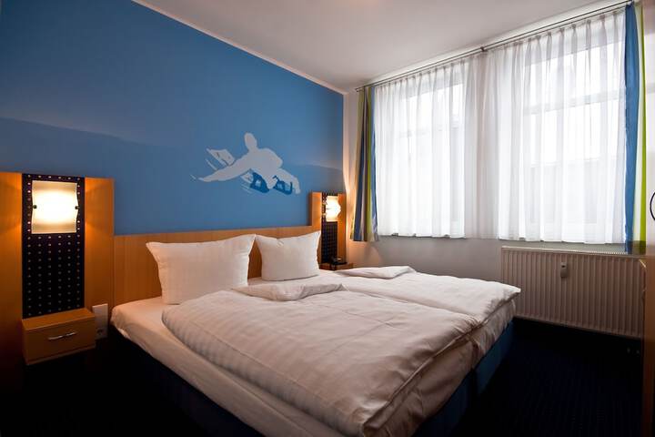 Room 3 of 44