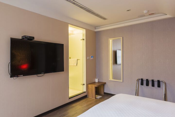 Room 29 of 40