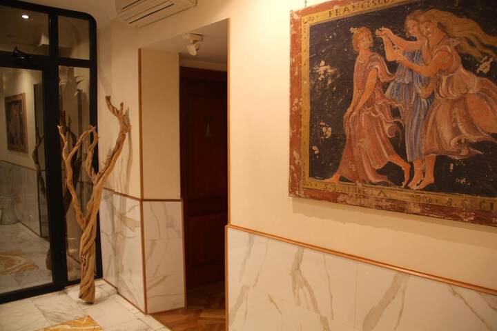 Ballroom/Hall 20 of 29