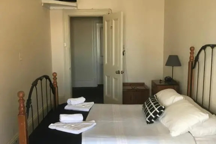 Room 3 of 11