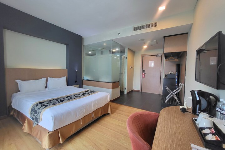 Room 18 of 55