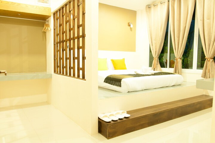 Room 6 of 43