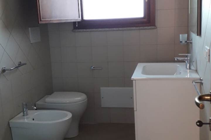 Room 17 of 37