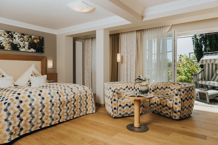 Room 32 of 193