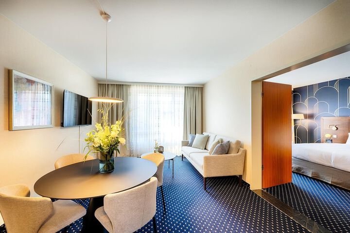 Room 45 of 116