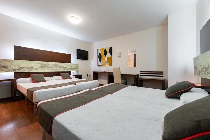 Room 28 of 43